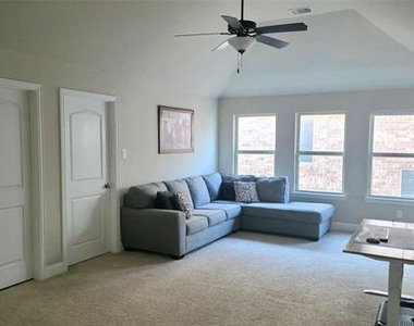 5925 Adair Lane - Photo Thumbnail 7