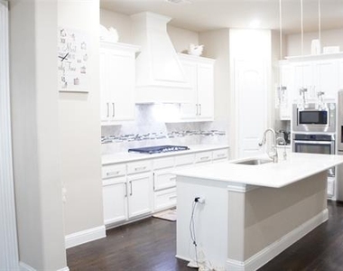 5925 Adair Lane - Photo Thumbnail 5