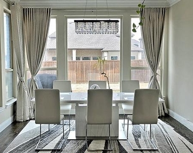 5925 Adair Lane - Photo Thumbnail 13