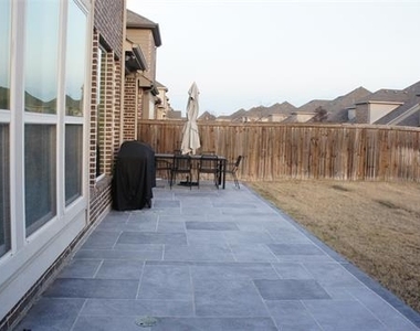 5925 Adair Lane - Photo Thumbnail 15
