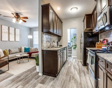 4124 Cole Avenue - Photo Thumbnail 4