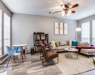4124 Cole Avenue - Photo Thumbnail 3