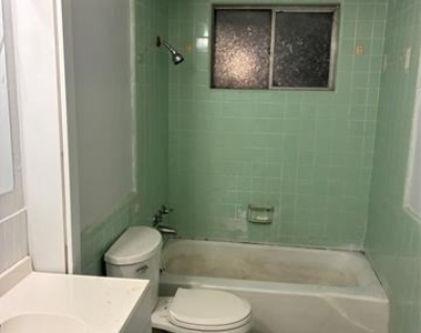 702 Bringhurst Drive - Photo Thumbnail 4