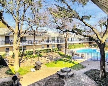 5818 E University Boulevard - Photo Thumbnail 1