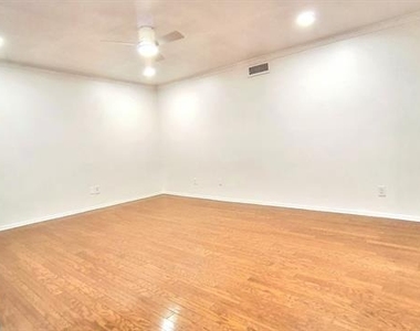 5818 E University Boulevard - Photo Thumbnail 3