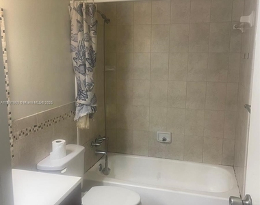 8311 Sands Point Blvd - Photo Thumbnail 13