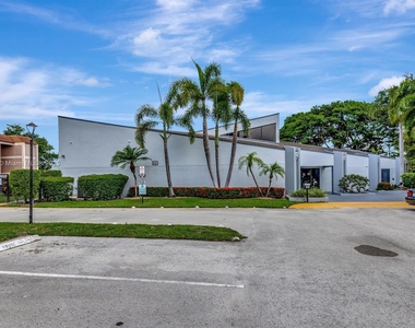 8311 Sands Point Blvd - Photo Thumbnail 4