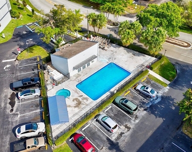 8311 Sands Point Blvd - Photo Thumbnail 11