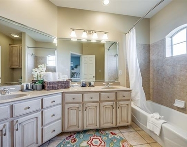 290 Tanglewood Circle - Photo Thumbnail 11
