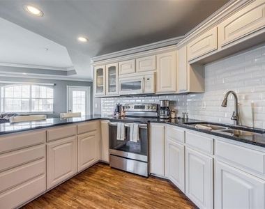 290 Tanglewood Circle - Photo Thumbnail 2