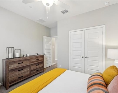 4430 Prairie Crossing - Photo Thumbnail 16