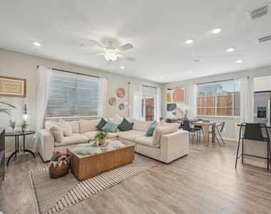 4430 Prairie Crossing - Photo Thumbnail 5