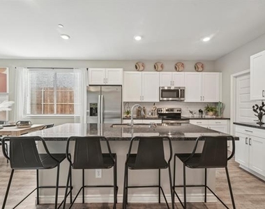 4430 Prairie Crossing - Photo Thumbnail 10