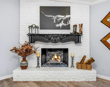 3330 Timberview Road - Photo Thumbnail 4