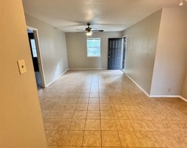 2703 Southside Street - Photo Thumbnail 10