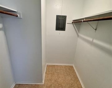 2703 Southside Street - Photo Thumbnail 8