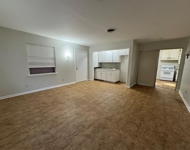 3512 Park Ridge Boulevard - Photo Thumbnail 9