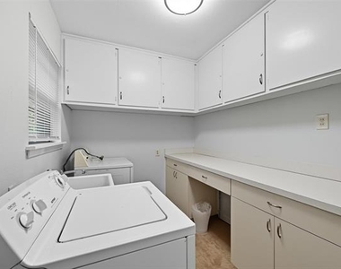 3512 Park Ridge Boulevard - Photo Thumbnail 12