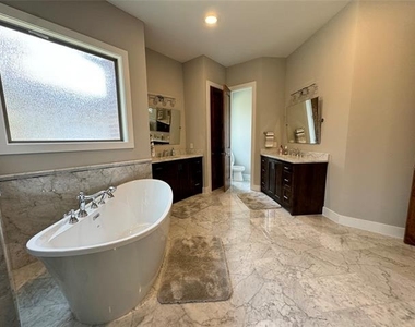 474 Eagle Cove Circle - Photo Thumbnail 8