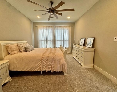474 Eagle Cove Circle - Photo Thumbnail 16