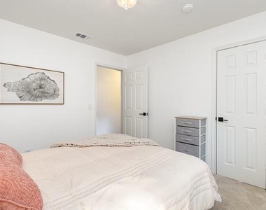 803 Rush Creek Drive - Photo Thumbnail 28