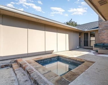 803 Rush Creek Drive - Photo Thumbnail 30