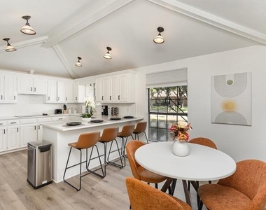 803 Rush Creek Drive - Photo Thumbnail 13