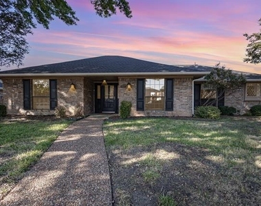 803 Rush Creek Drive - Photo Thumbnail 3