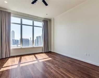 2555 N Pearl Street - Photo Thumbnail 19