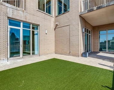 2555 N Pearl Street - Photo Thumbnail 26