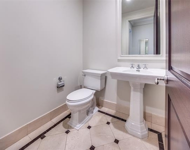 2555 N Pearl Street - Photo Thumbnail 17