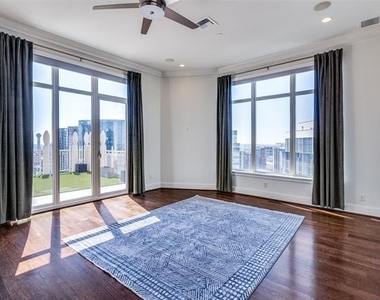 2555 N Pearl Street - Photo Thumbnail 15