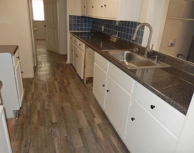 2710 Mount View Drive - Photo Thumbnail 6