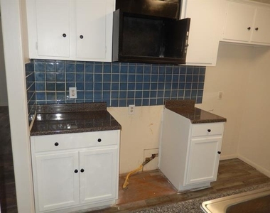 2710 Mount View Drive - Photo Thumbnail 7