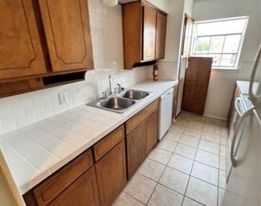 2703 4th Street - Photo Thumbnail 12