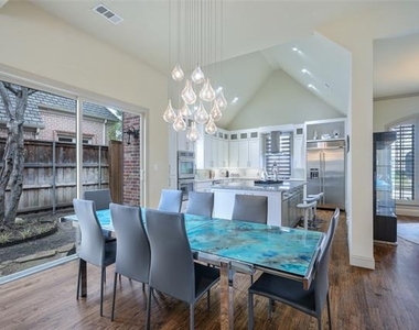 5624 Gillum Drive - Photo Thumbnail 12