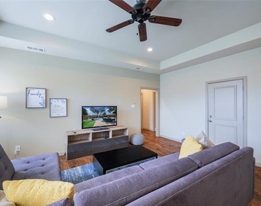 5624 Gillum Drive - Photo Thumbnail 25