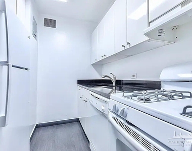150 East 39th Street - Photo Thumbnail 2