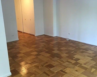 E 46th St - Photo Thumbnail 1
