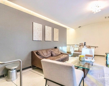 330 East 46th Street - Photo Thumbnail 7