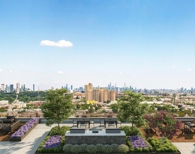 Linden Blvd - Photo Thumbnail 10
