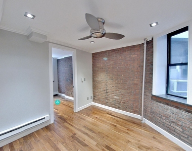 East 25 Street - Photo Thumbnail 3