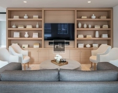 Wall Street - Photo Thumbnail 4