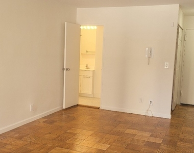 East 36 Street - Photo Thumbnail 4