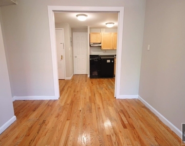 East 5th Street - Photo Thumbnail 2