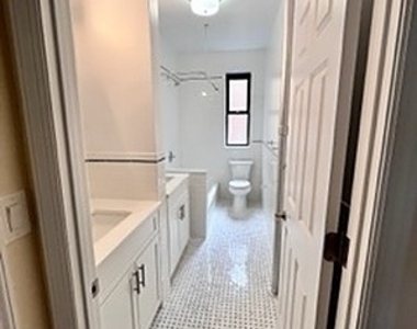 West 170th Street - Photo Thumbnail 2