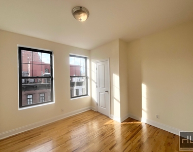 West 11th Street - Photo Thumbnail 1