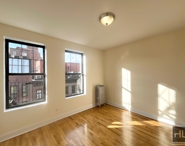 West 11th Street - Photo Thumbnail 2