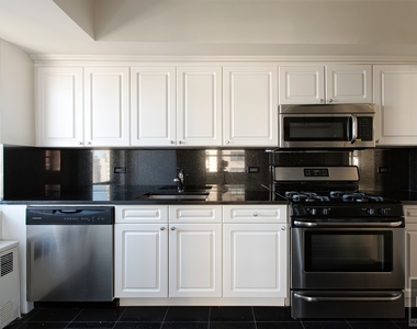 East 86th Street - Photo Thumbnail 2