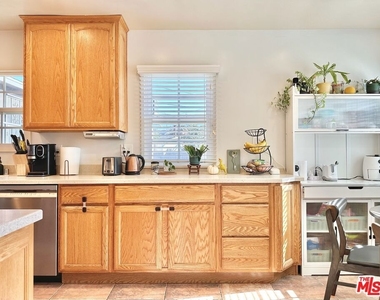 2132 Mcpherson Place - Photo Thumbnail 11